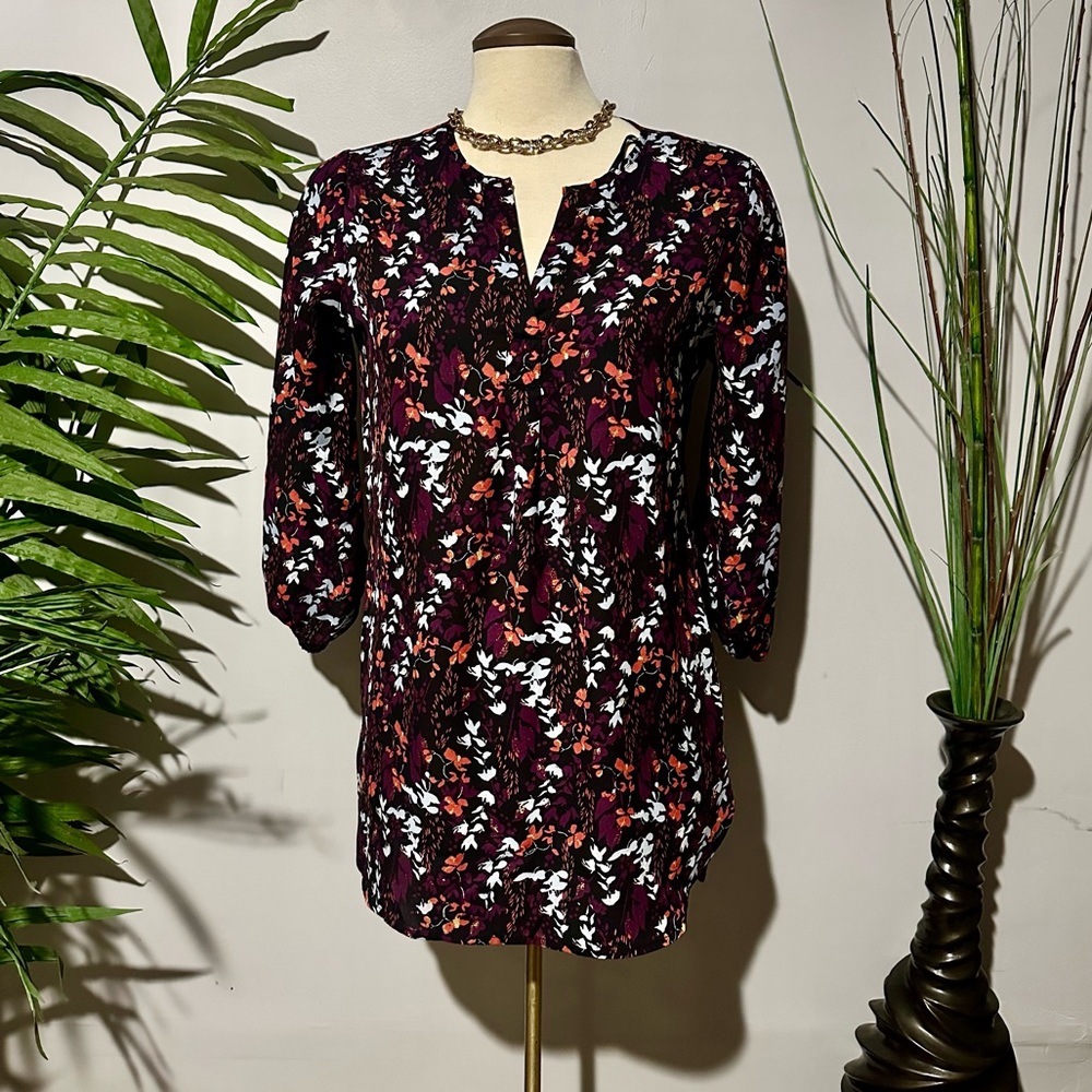 Floral top in very good condition.
